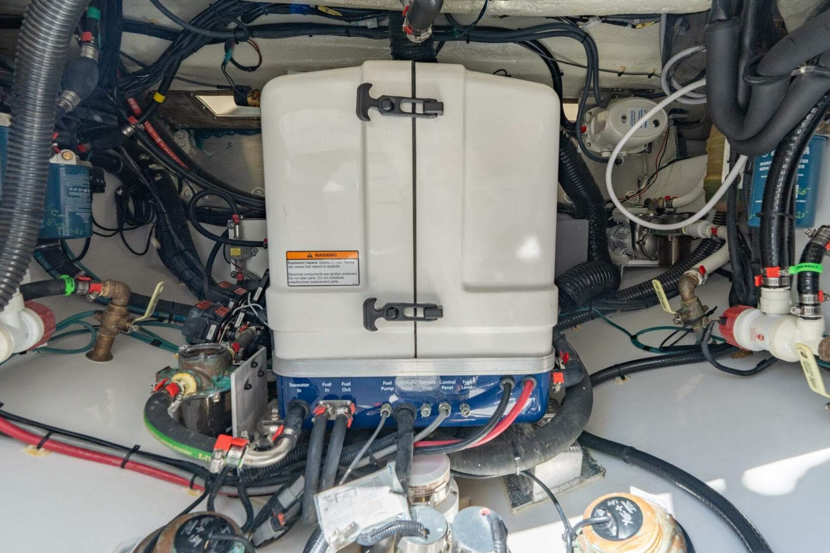 2025 Everglades 375 Center Console