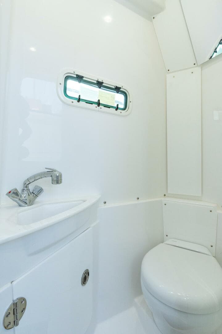 2025 Everglades 375 Center Console