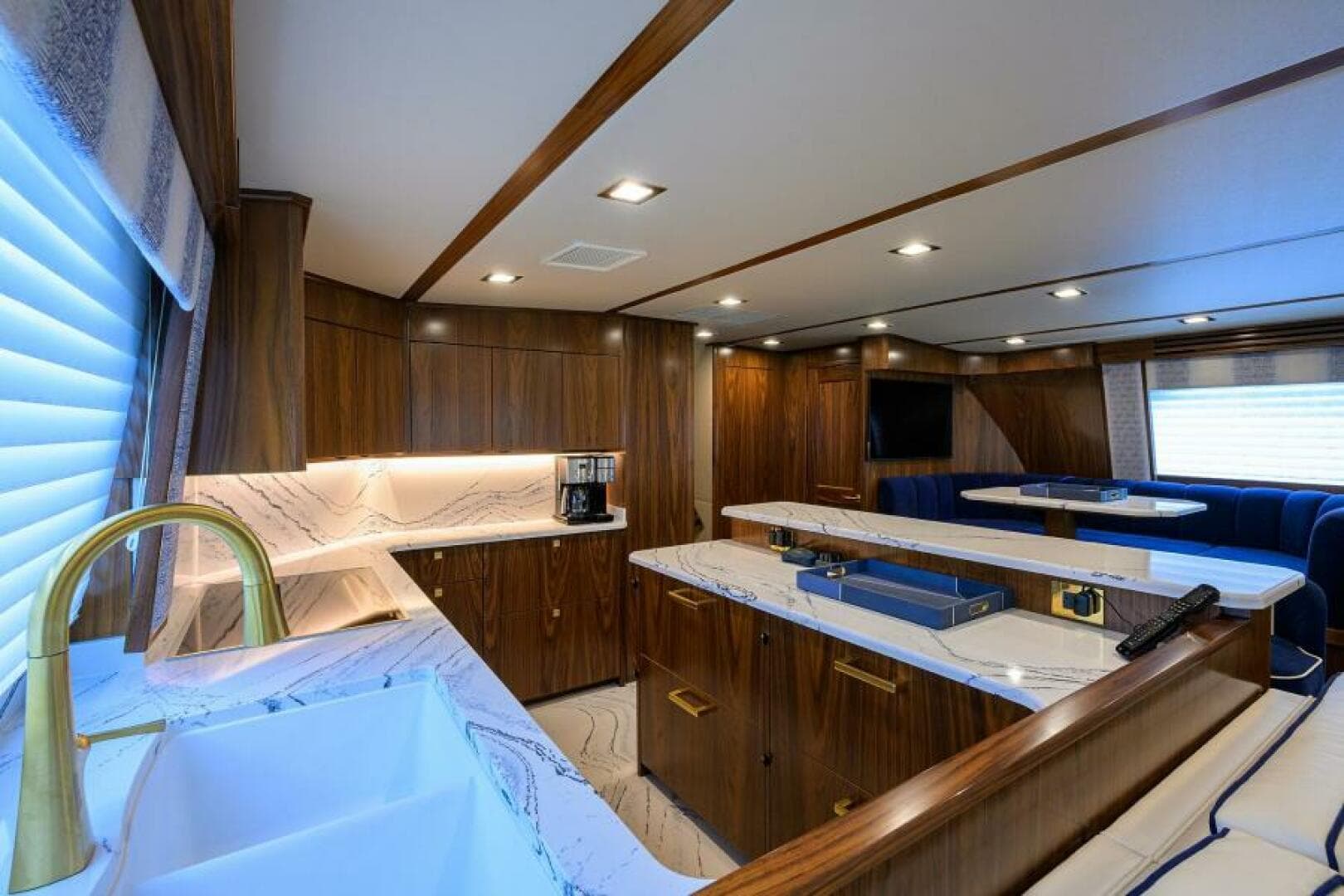 Viking 80 - KEMOSABE - Galley