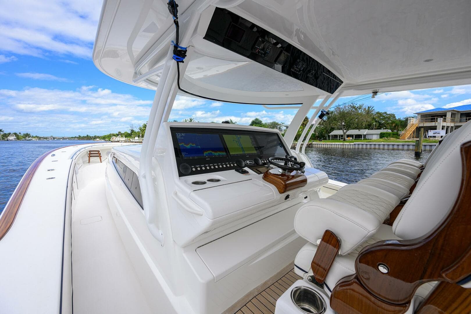 Valhalla 55 - LITTLE KEMOSABE - Helm Station & Seating