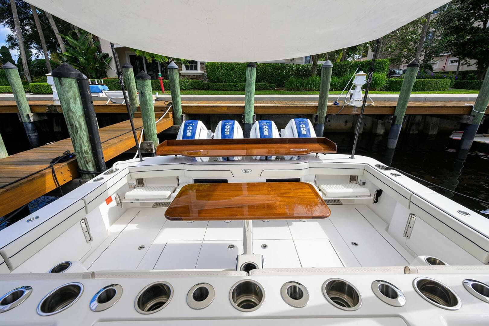 Valhalla 55 - LITTLE KEMOSABE - Cockpit & Engines