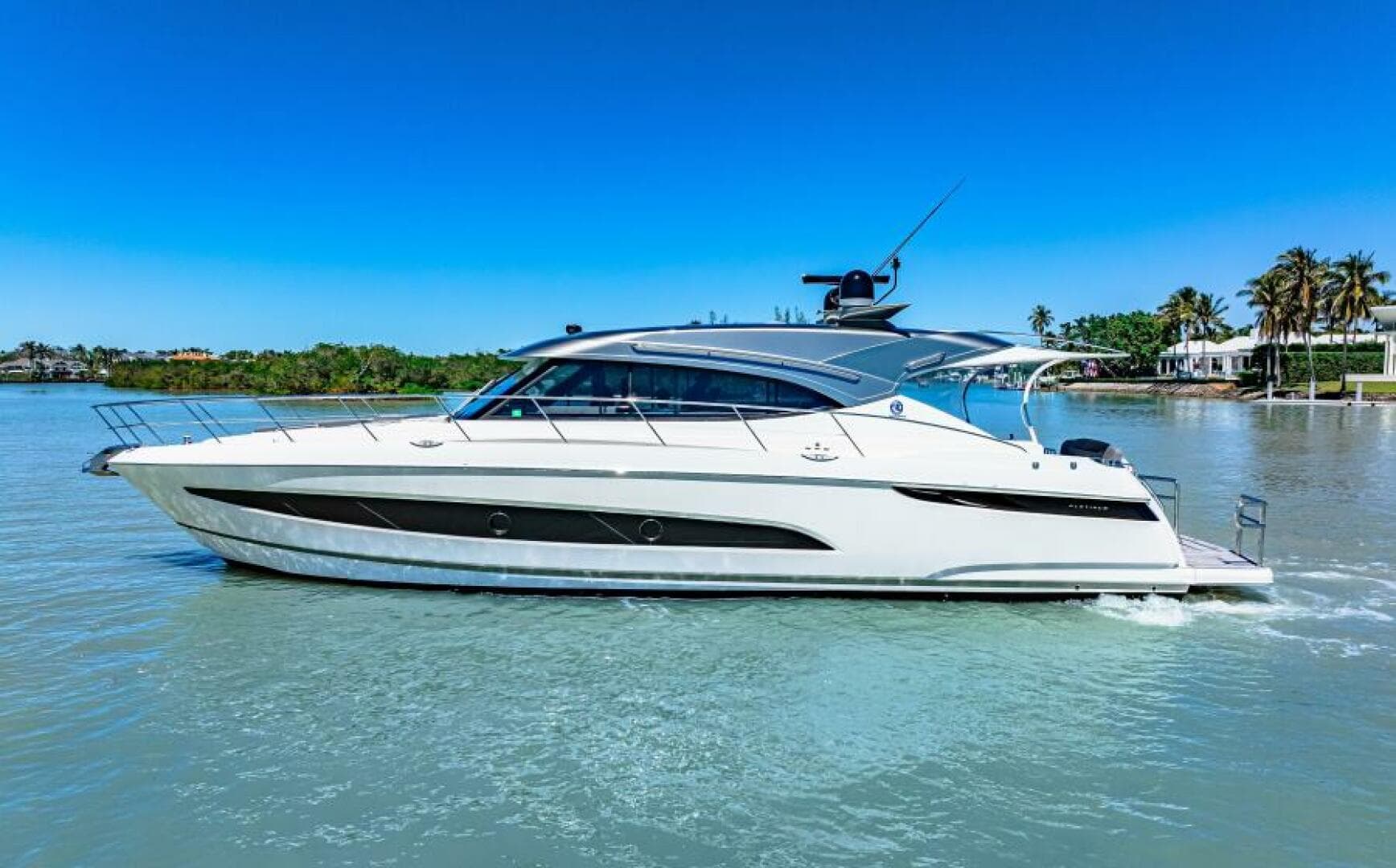 2022 Riviera 5400 Sport Yacht Platinum Edition