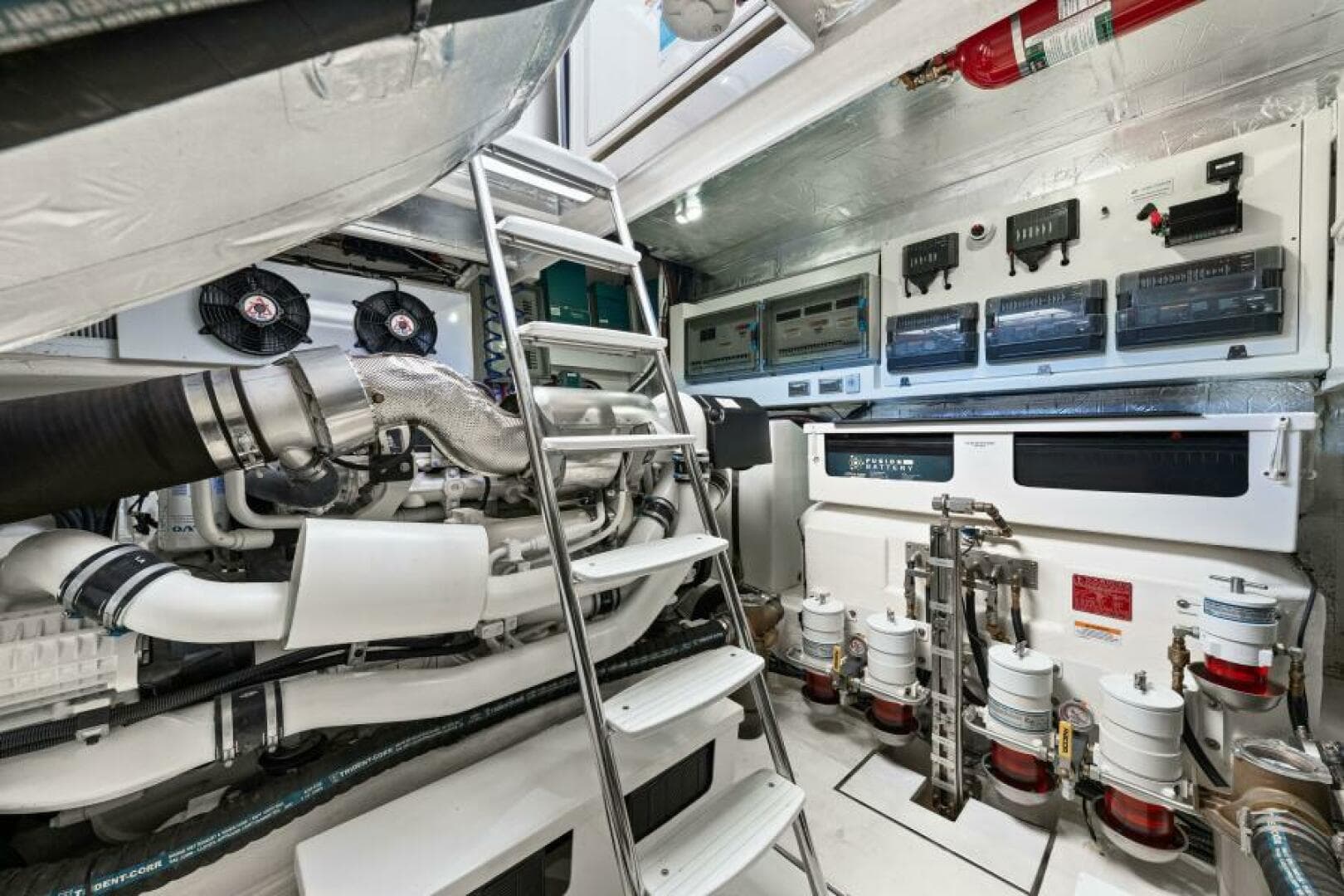 2022 Riviera 5400 Sport Yacht Platinum Edition