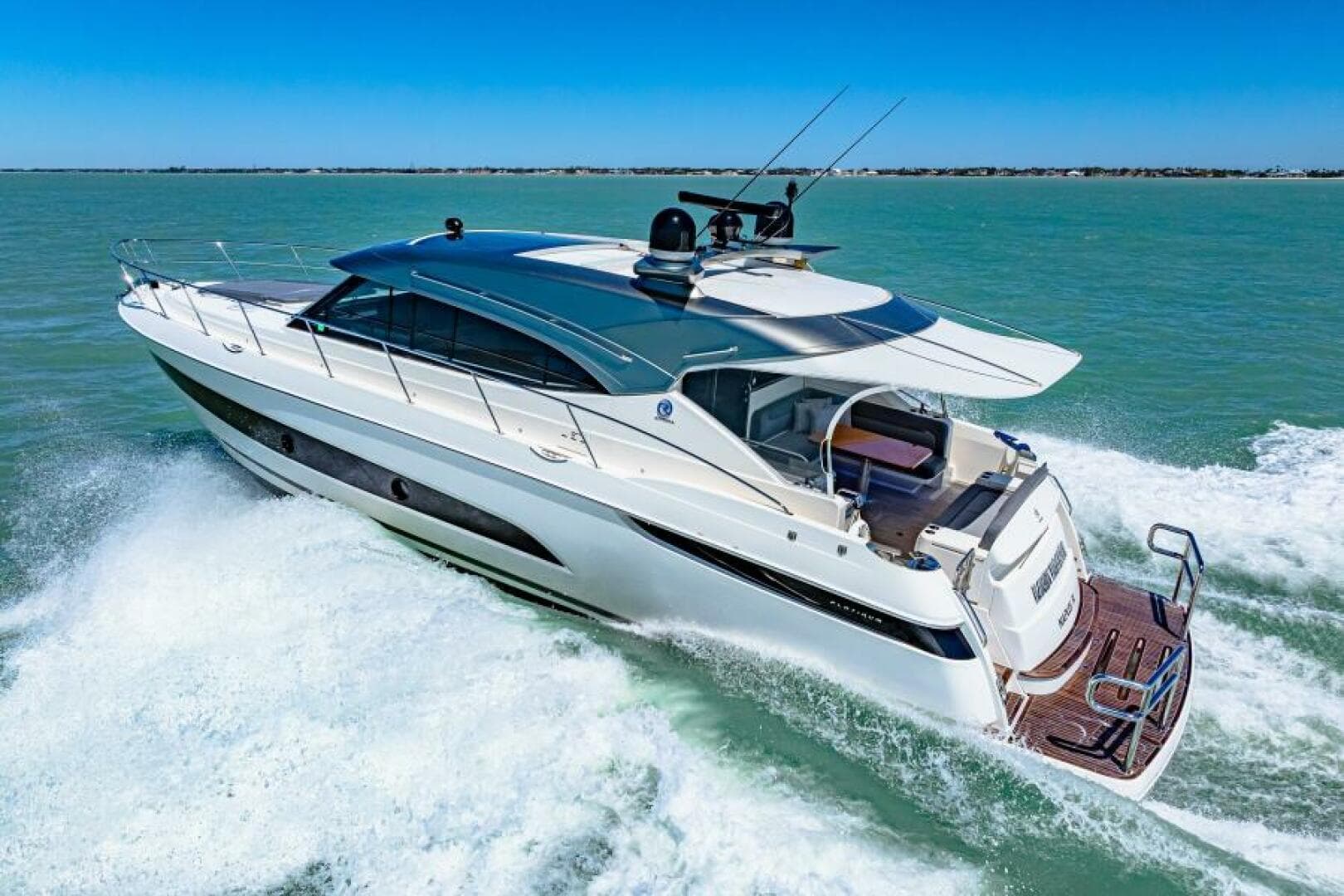 2022 Riviera 5400 Sport Yacht Platinum Edition