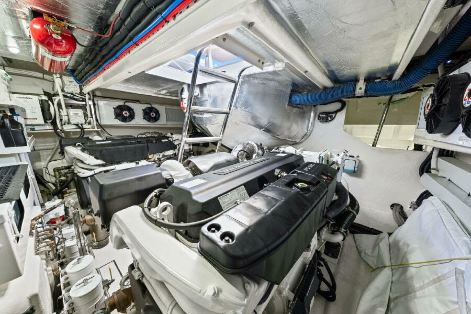 2022 Riviera 5400 Sport Yacht Platinum Edition