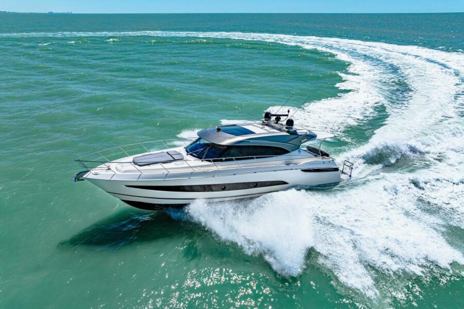 2022 Riviera 5400 Sport Yacht Platinum Edition