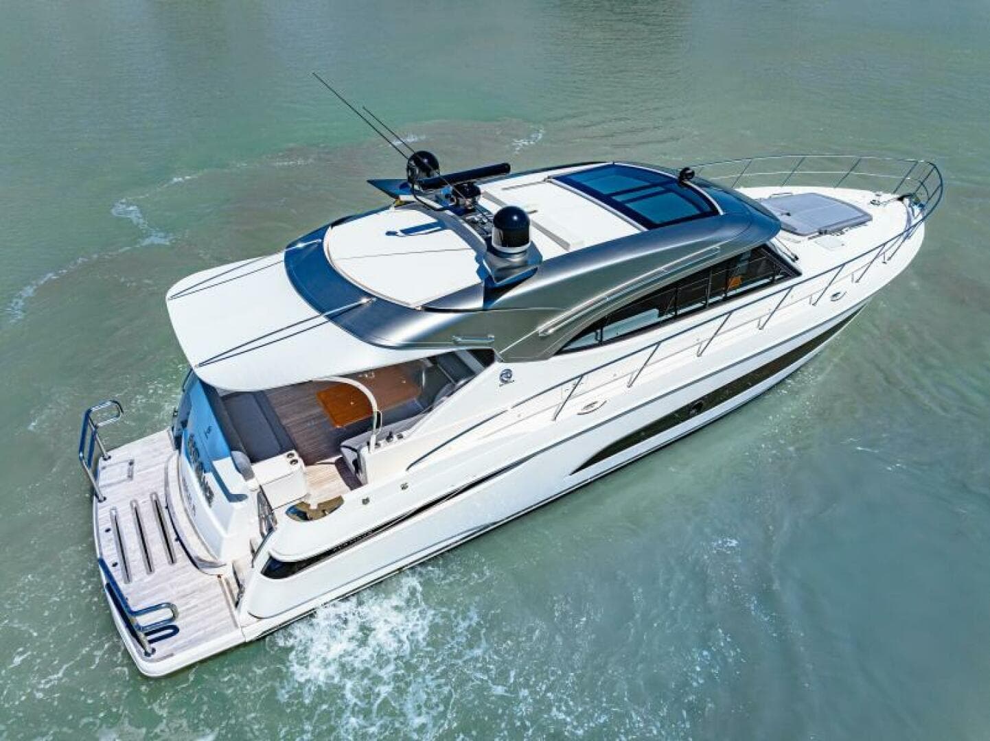 2022 Riviera 5400 Sport Yacht Platinum Edition