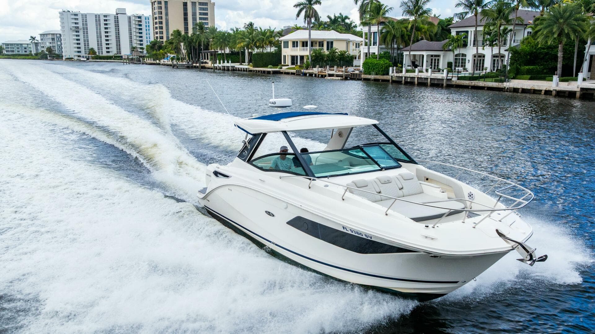 2021 Sea Ray Sundancer 32 Outboard