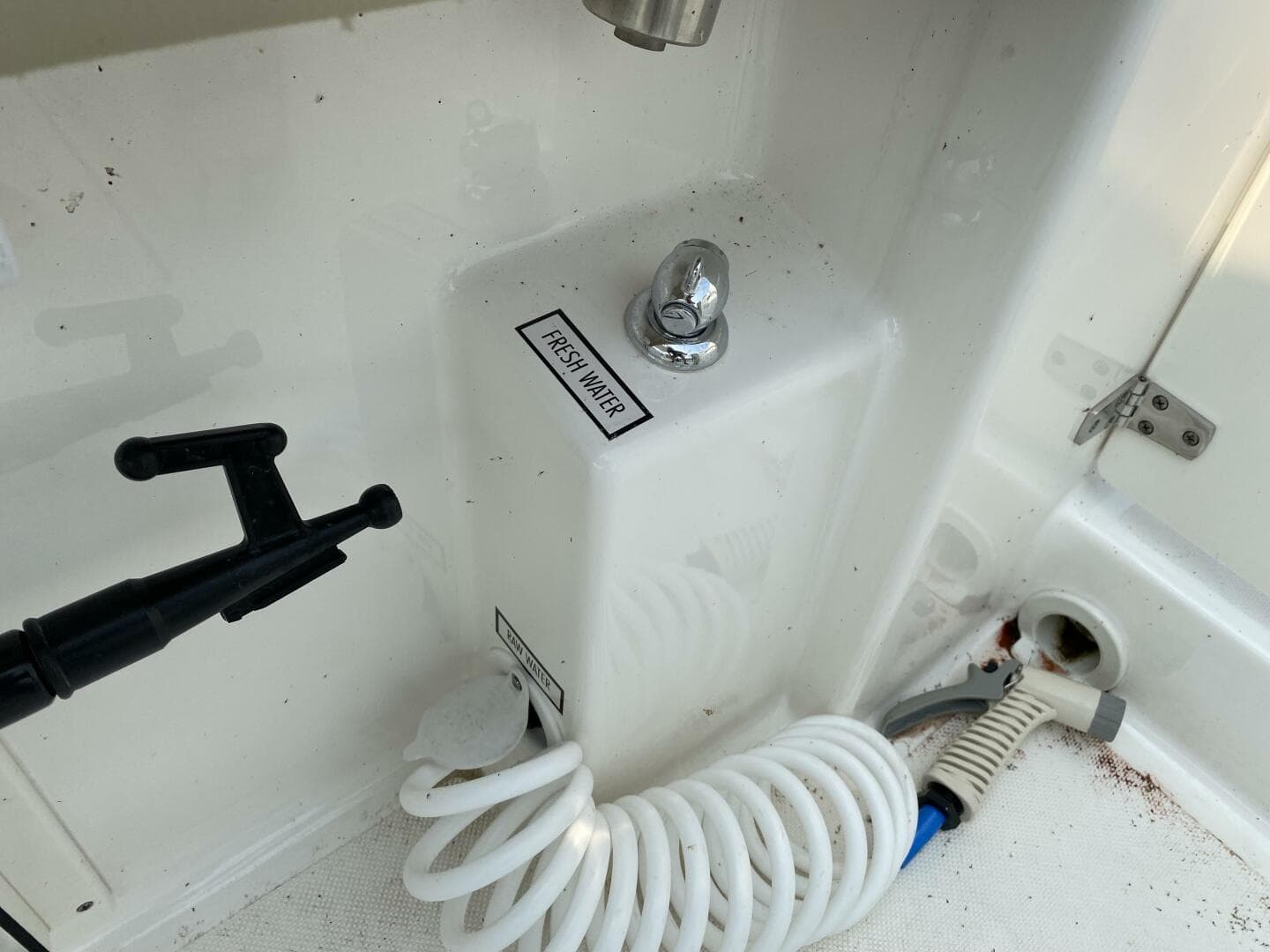 2021 Pursuit 266 Dual Console