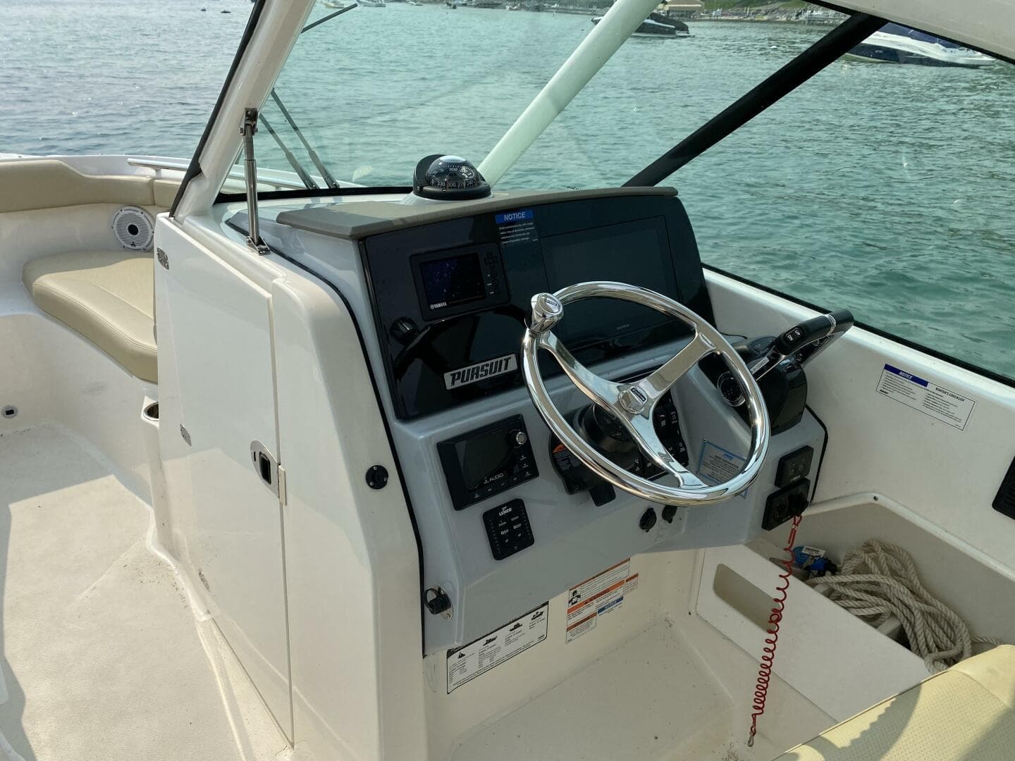 2021 Pursuit 266 Dual Console