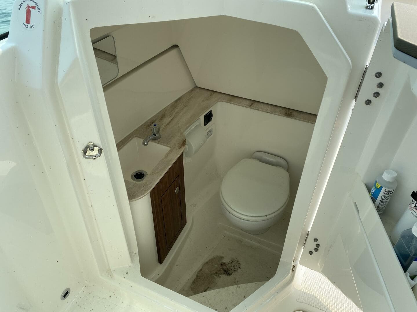 2021 Pursuit 266 Dual Console