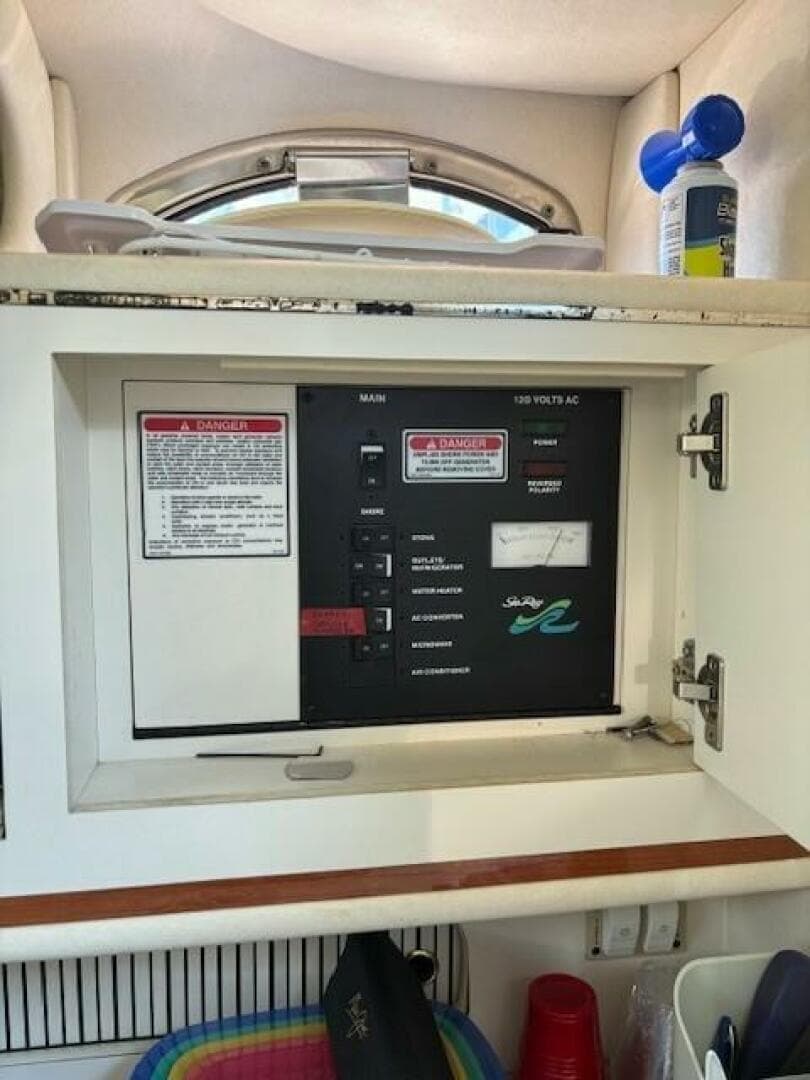 2000 Sea Ray 270 Sundancer