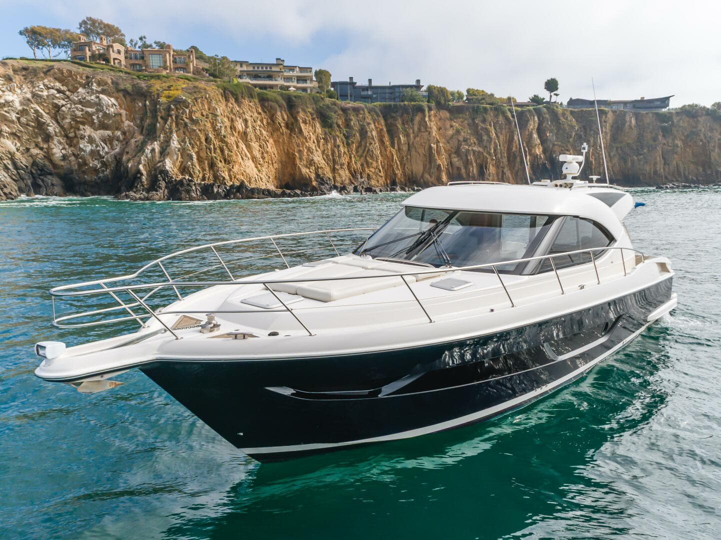 2012 Riviera 44 Sport Yacht