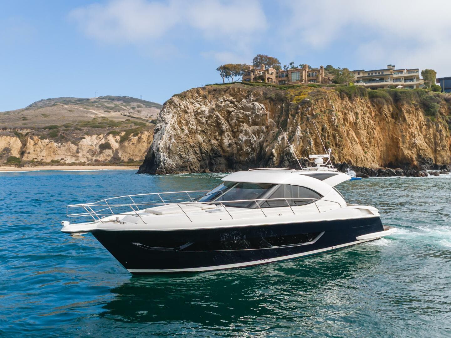 2012 Riviera 44 Sport Yacht