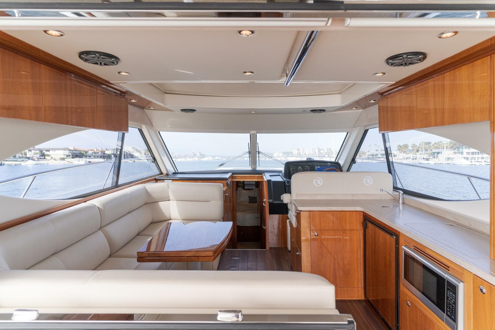 2012 Riviera 44 Sport Yacht