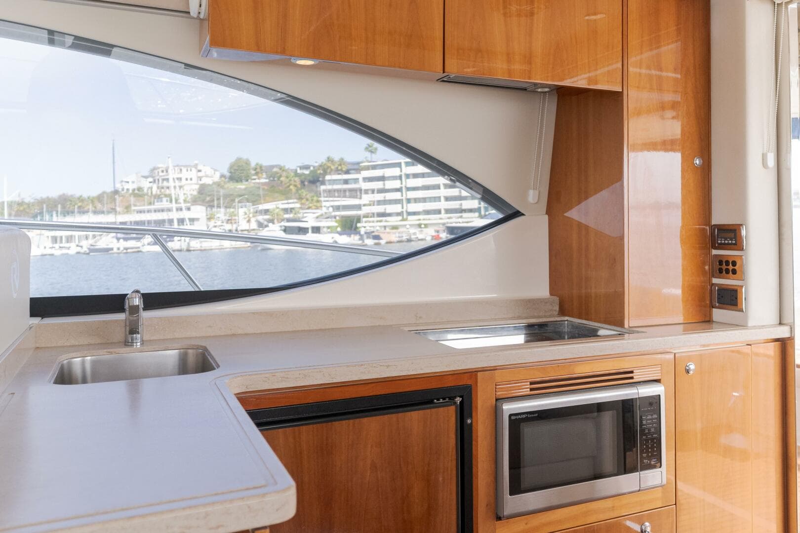 2012 Riviera 44 Sport Yacht