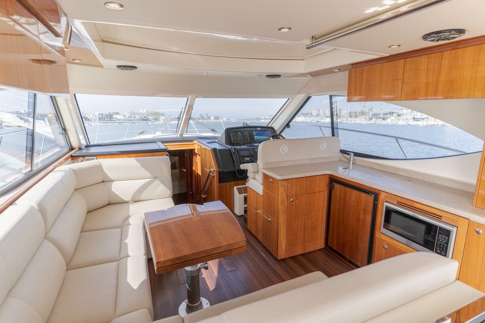 2012 Riviera 44 Sport Yacht