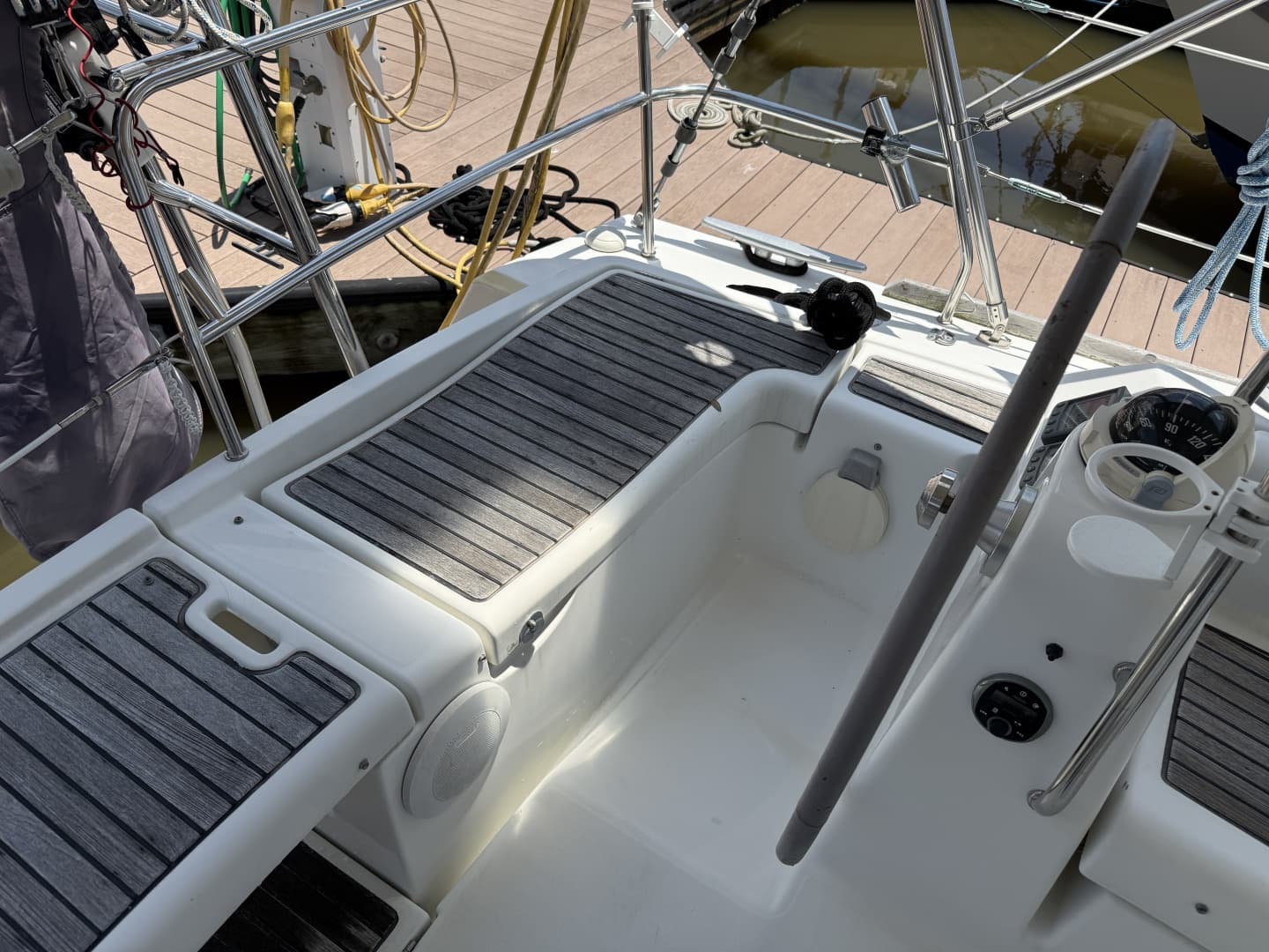 Beneteau 43
