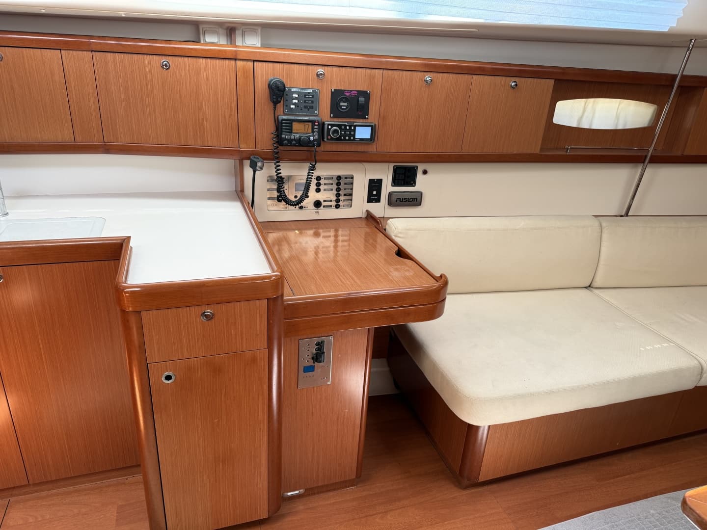 Beneteau 43