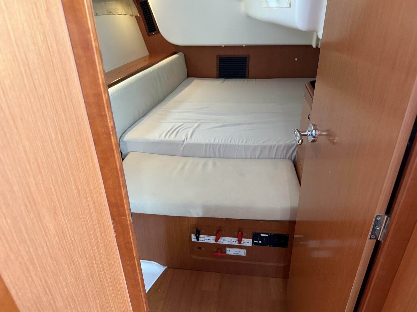 2008 Beneteau Oceanis 43