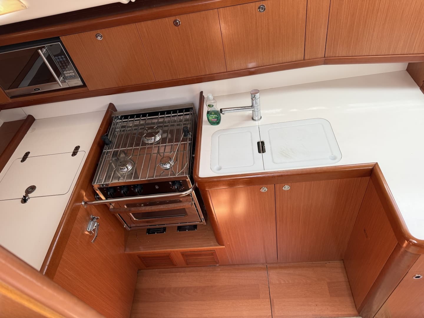 Beneteau 43