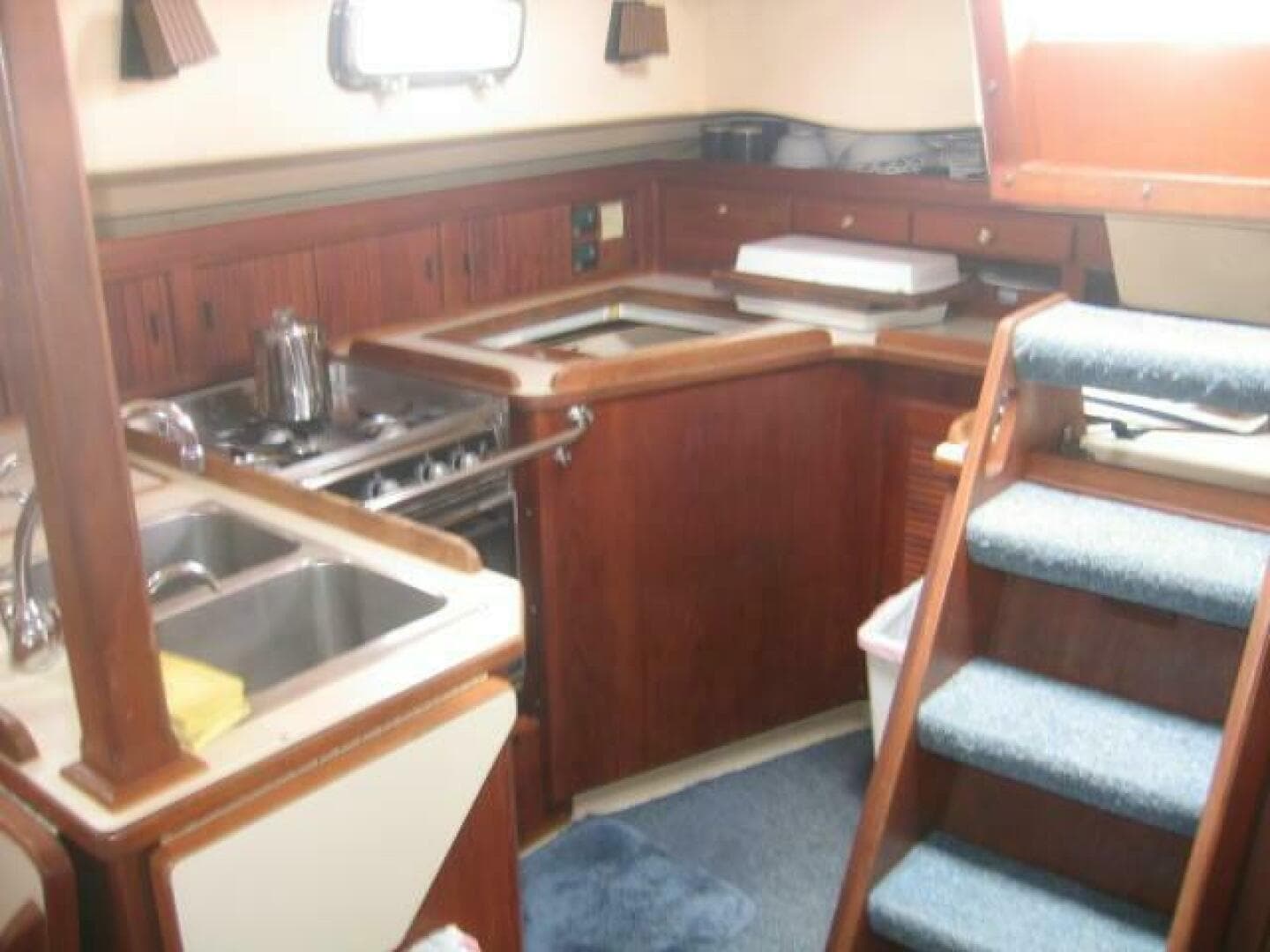 1989 Island Packet 35