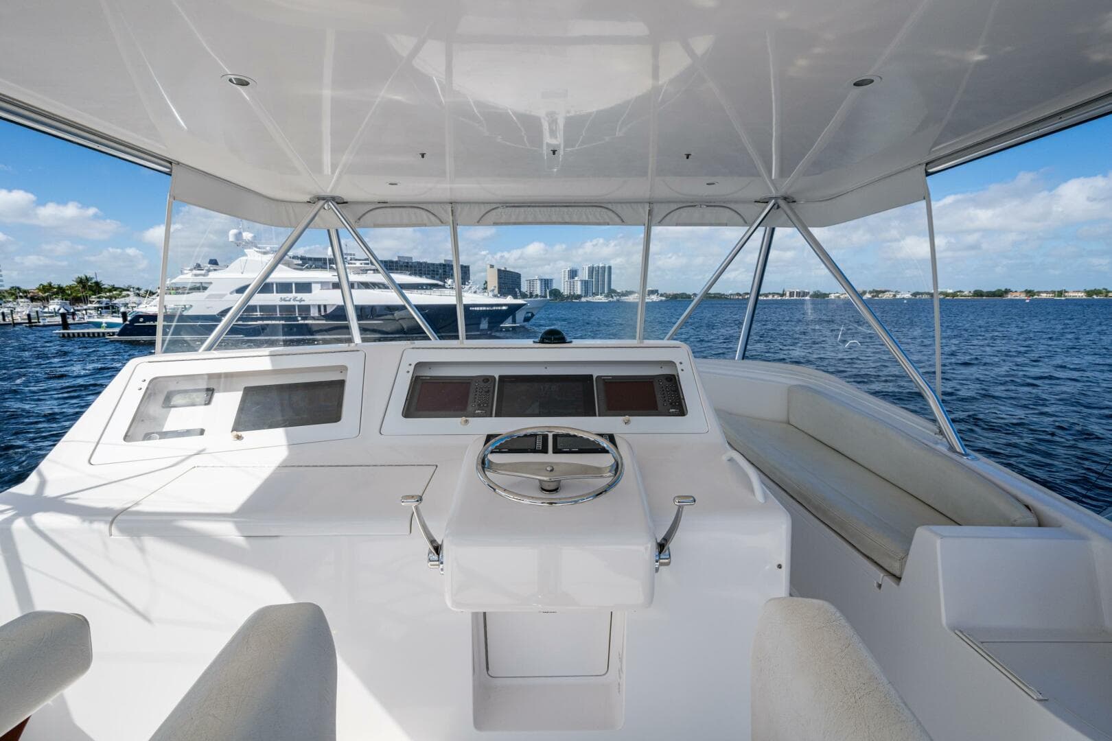 Viking 52 QUALIFIER - Flybridge