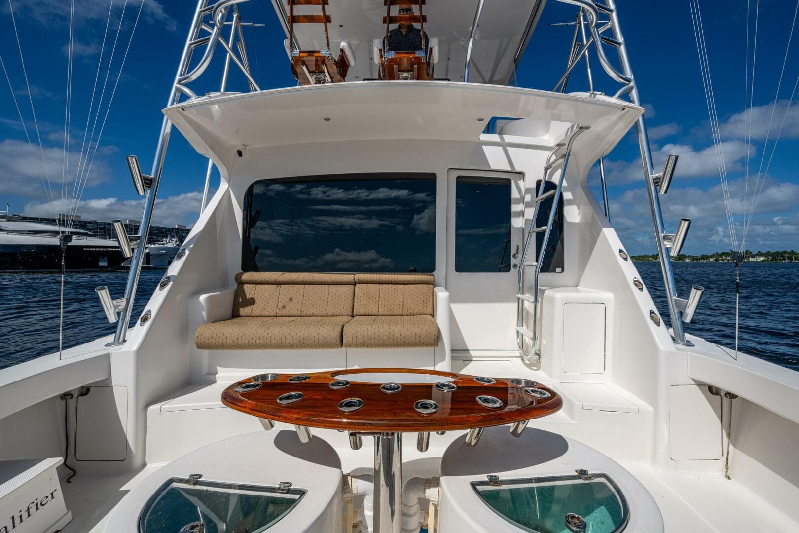 Viking 52 QUALIFIER - Cockpit