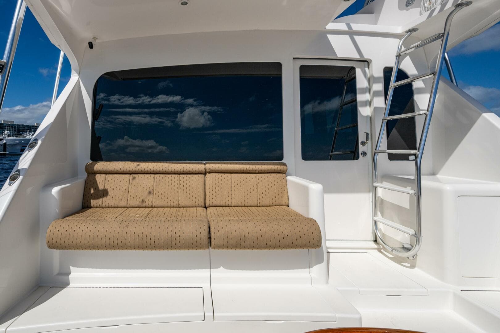 Viking 52 QUALIFIER - Cockpit