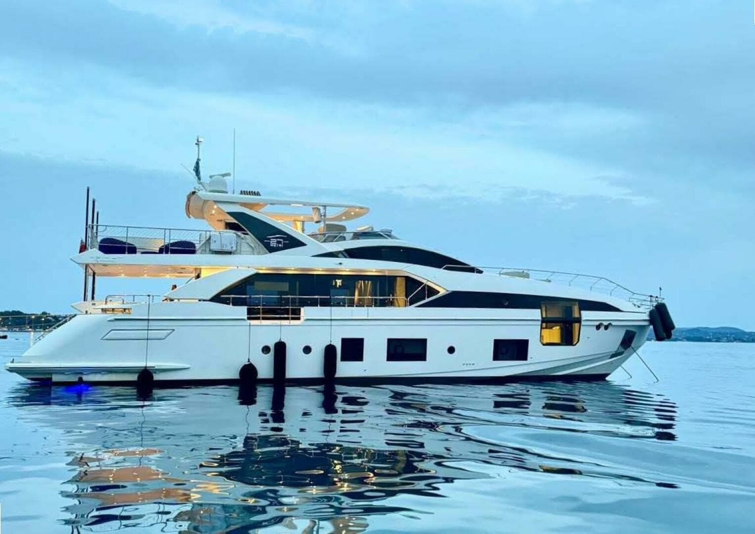2019 Azimut Grande 27M
