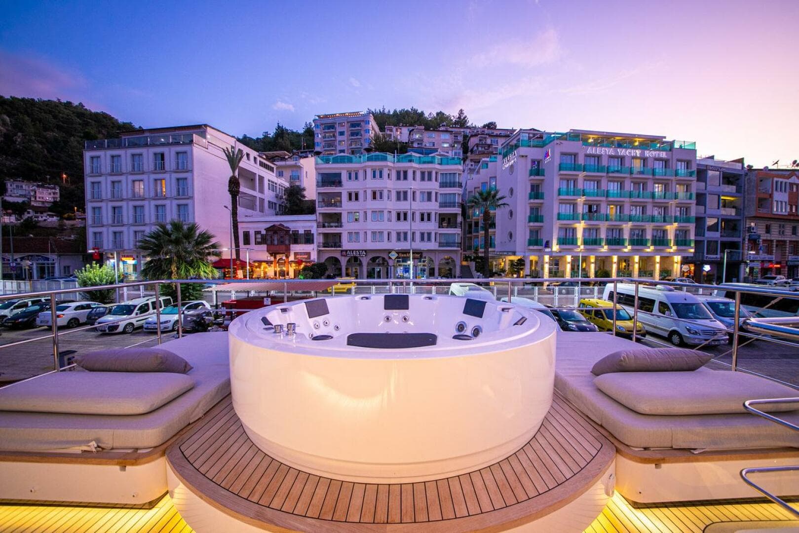 2019 Azimut Grande 27M