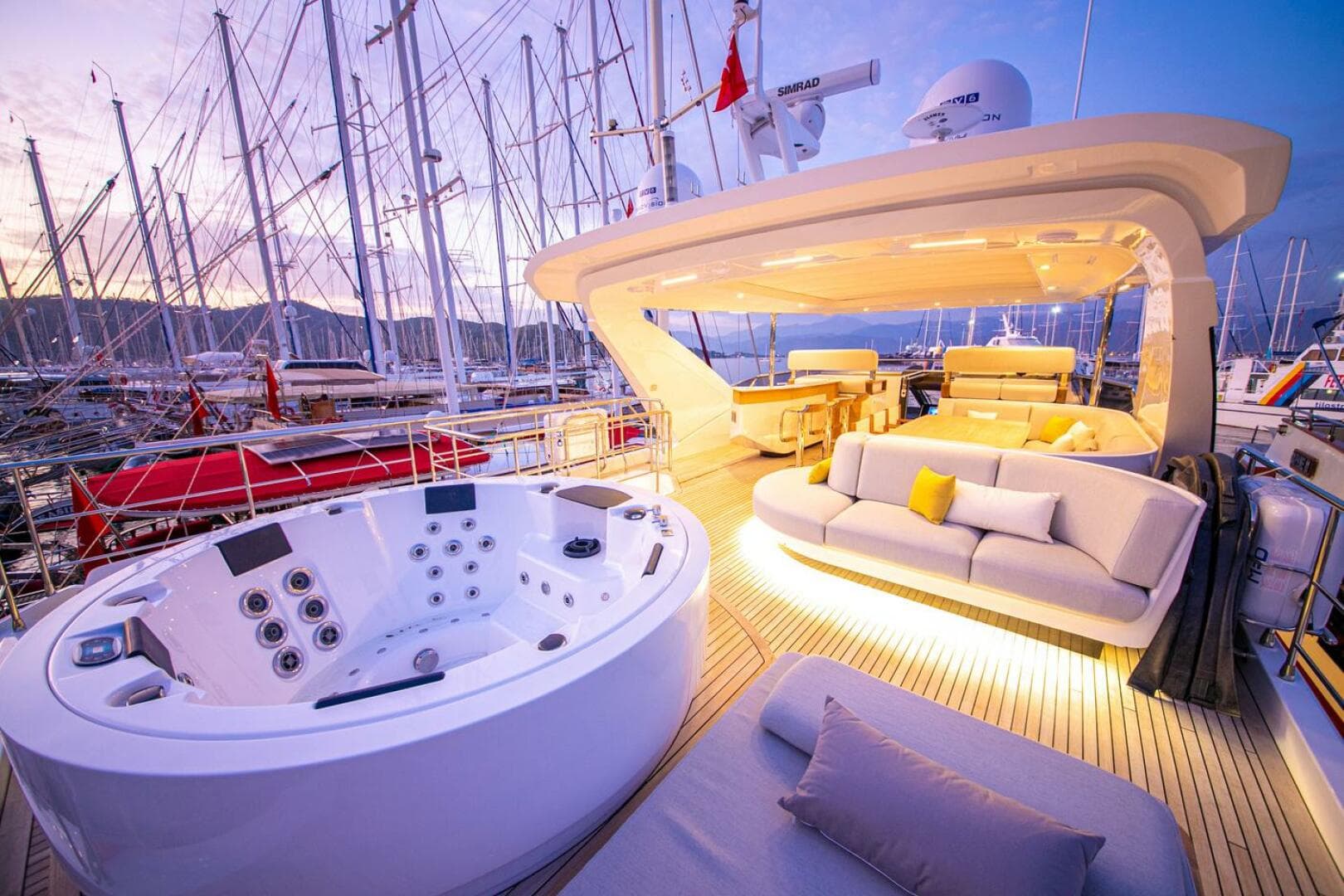 2019 Azimut Grande 27M