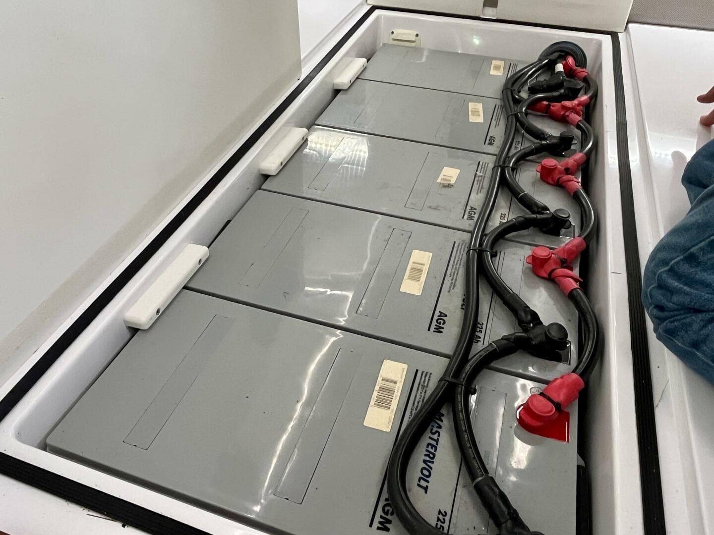 2018 Axopar 37 Sport Cabin R