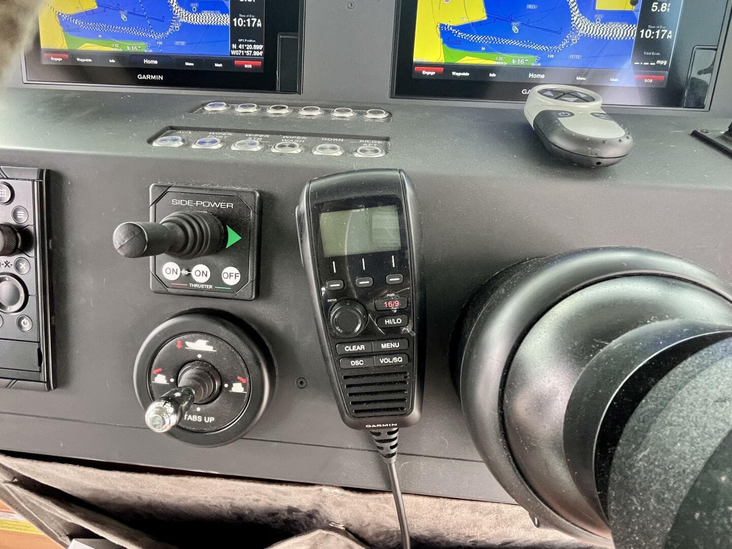 2018 Axopar 37 Sport Cabin R