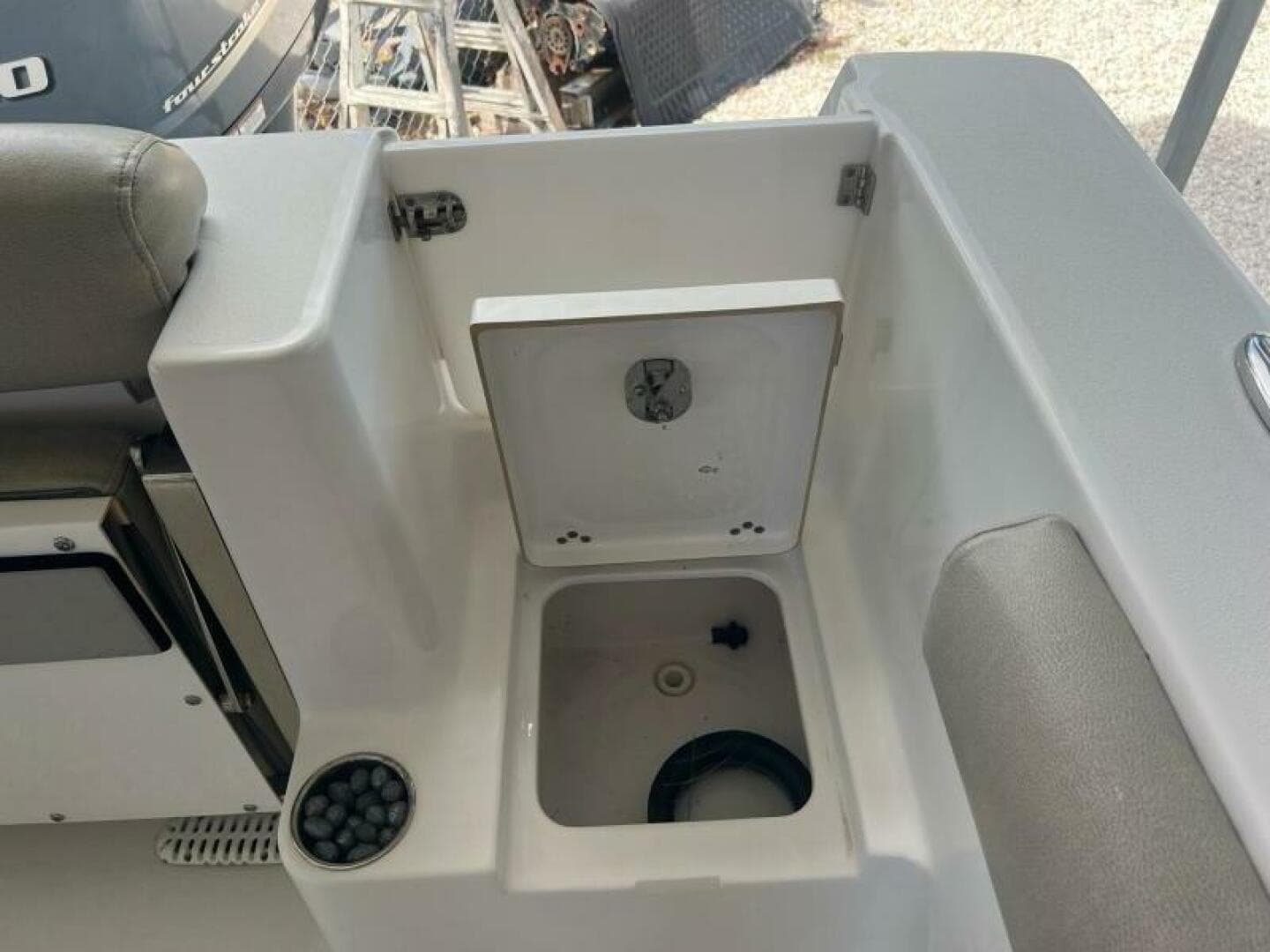2021 Sportsman 232 Platinum Center Console