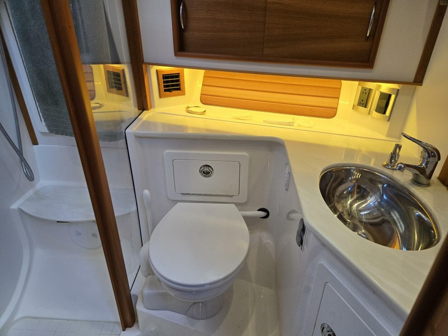 2017 Sabre 48 Flybridge