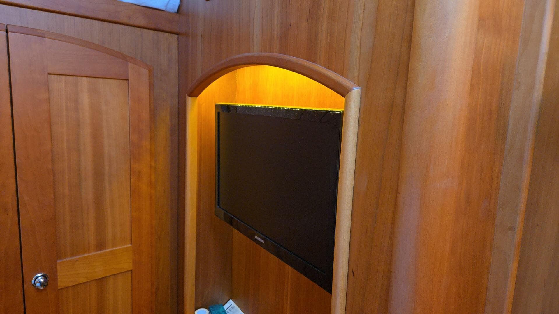 2017 Sabre 48 Flybridge