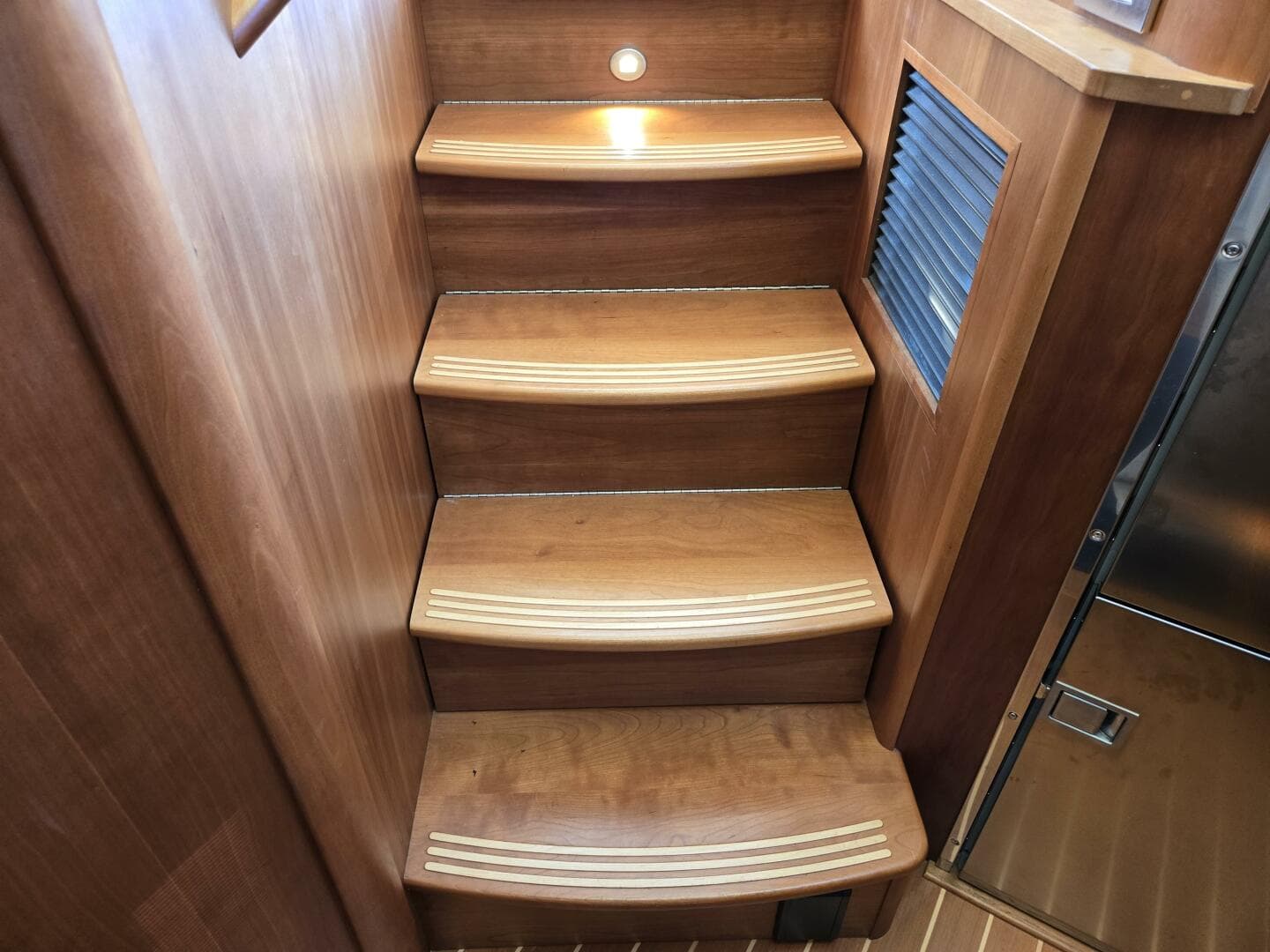 2017 Sabre 48 Flybridge