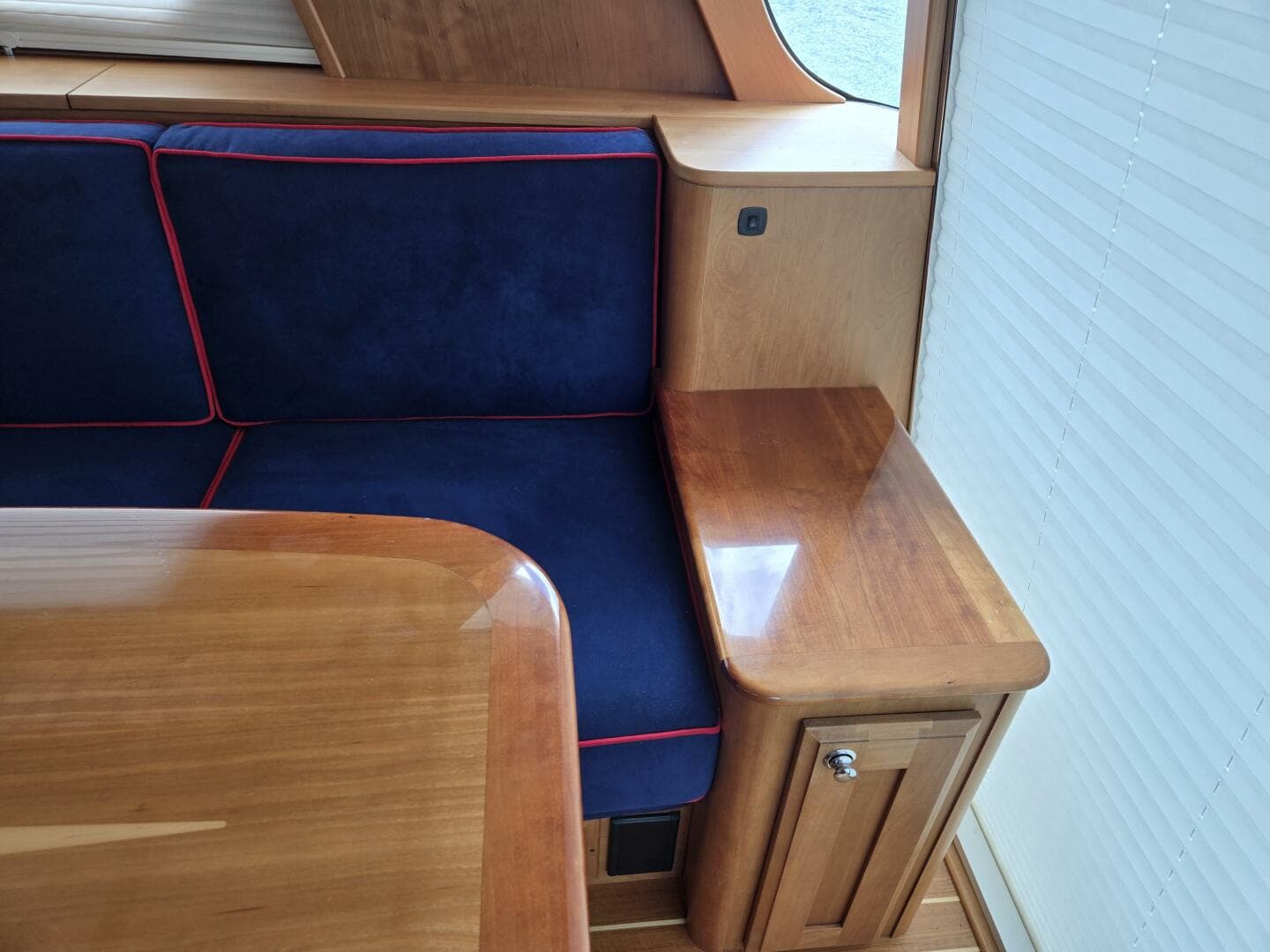 2017 Sabre 48 Flybridge