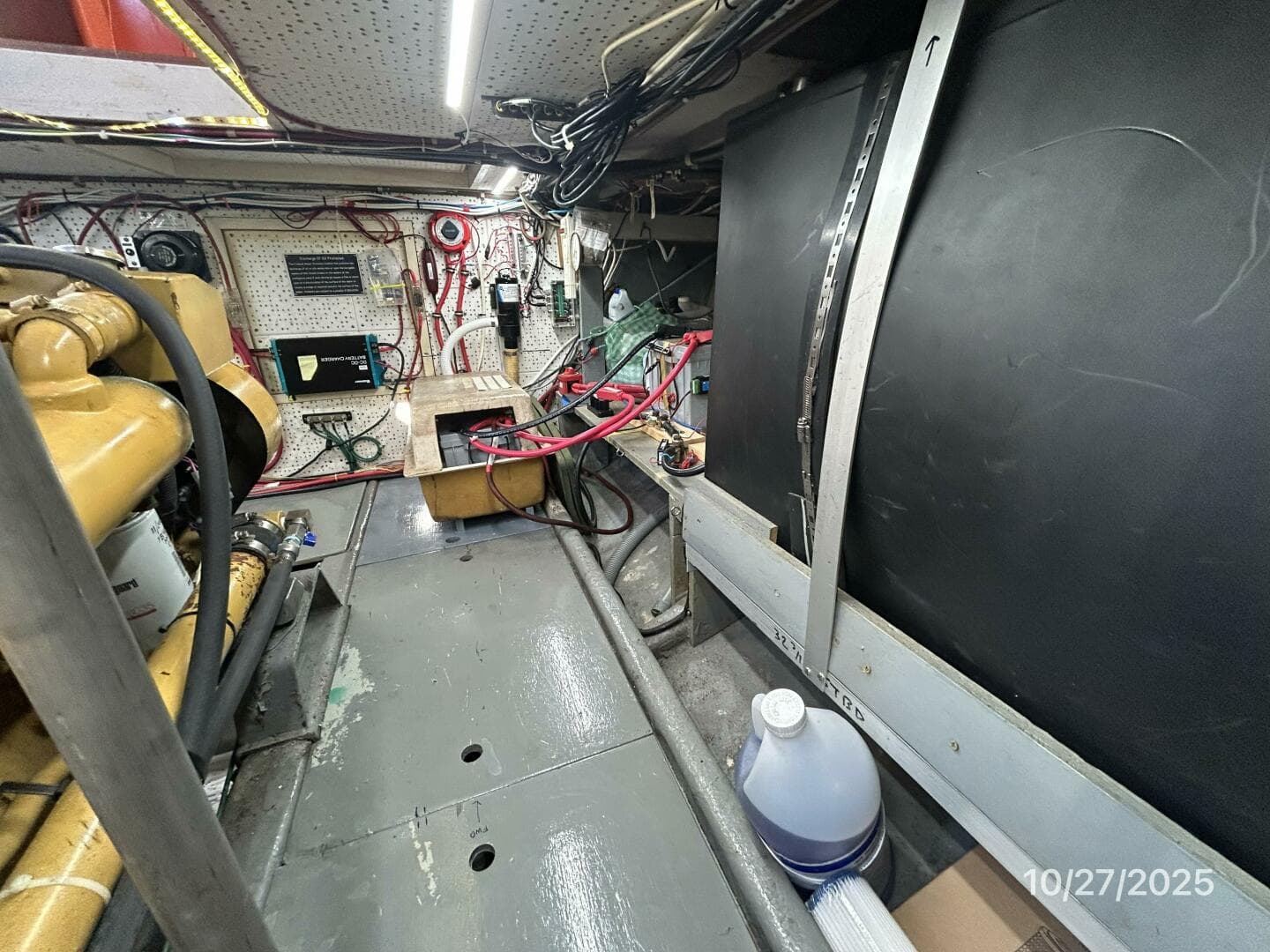 38' Marine Trader engine room starboard forward