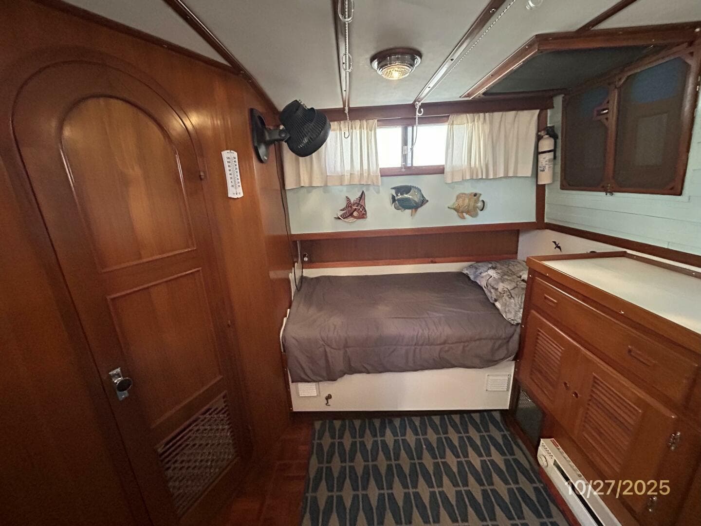 38' Marine Trader master stateroom starboard