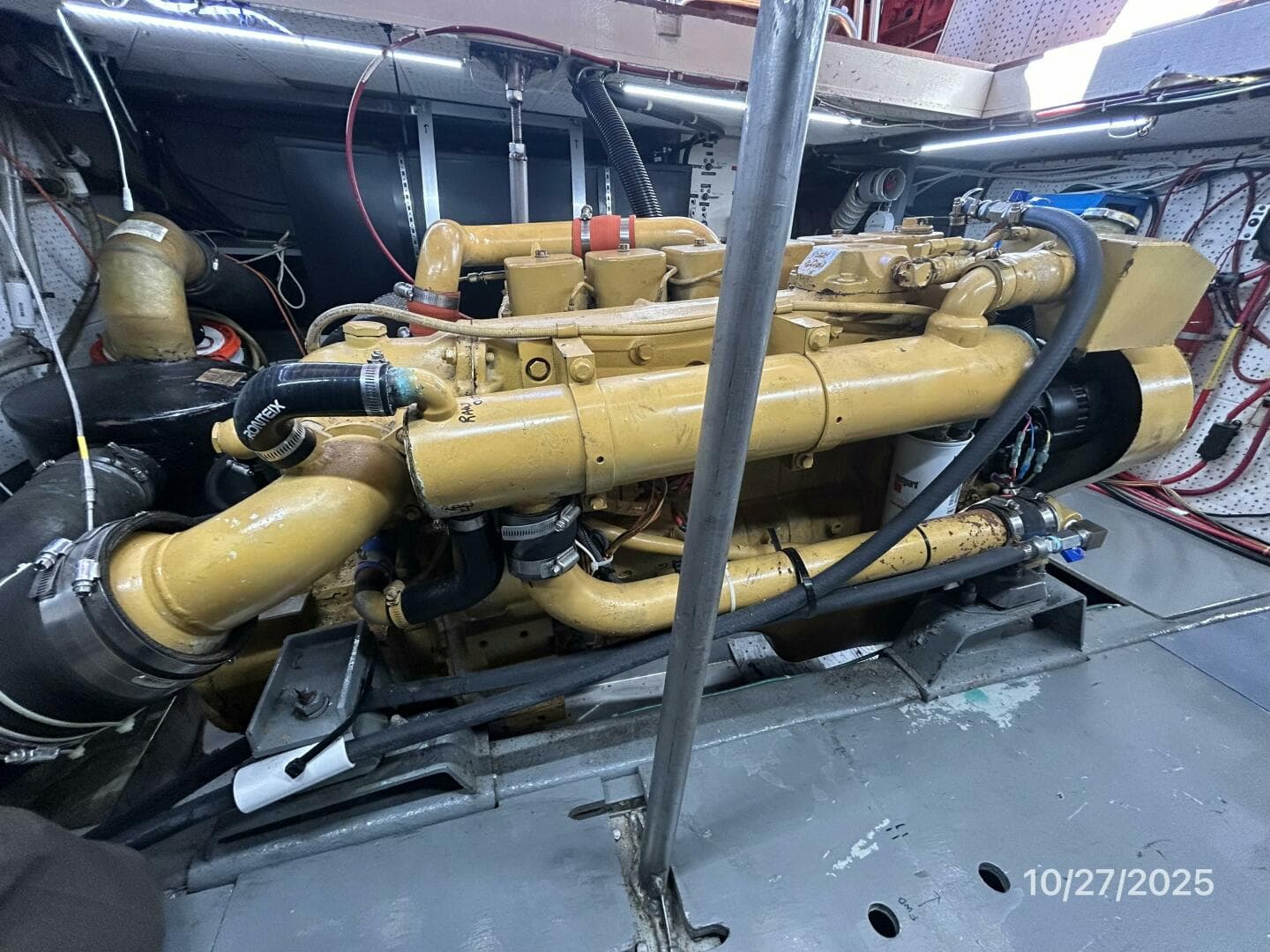 38' Marine Trader main engine3