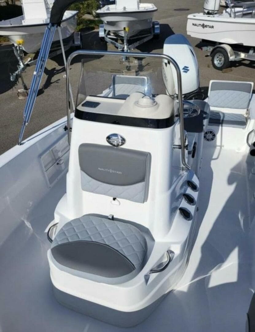 2025 NauticStar 191 Hybrid