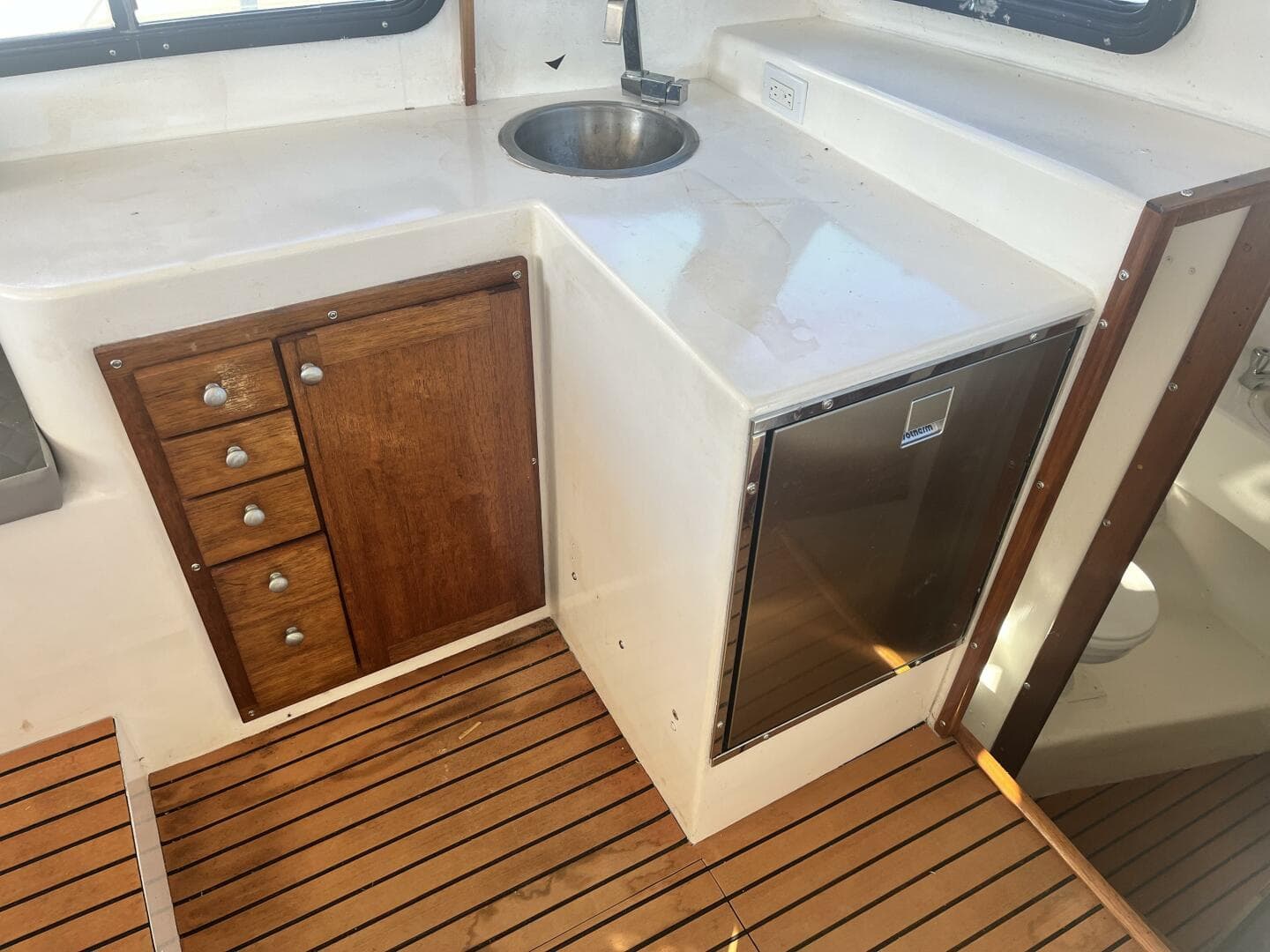 2008 Glenn Young 32 Skiff - Galley
