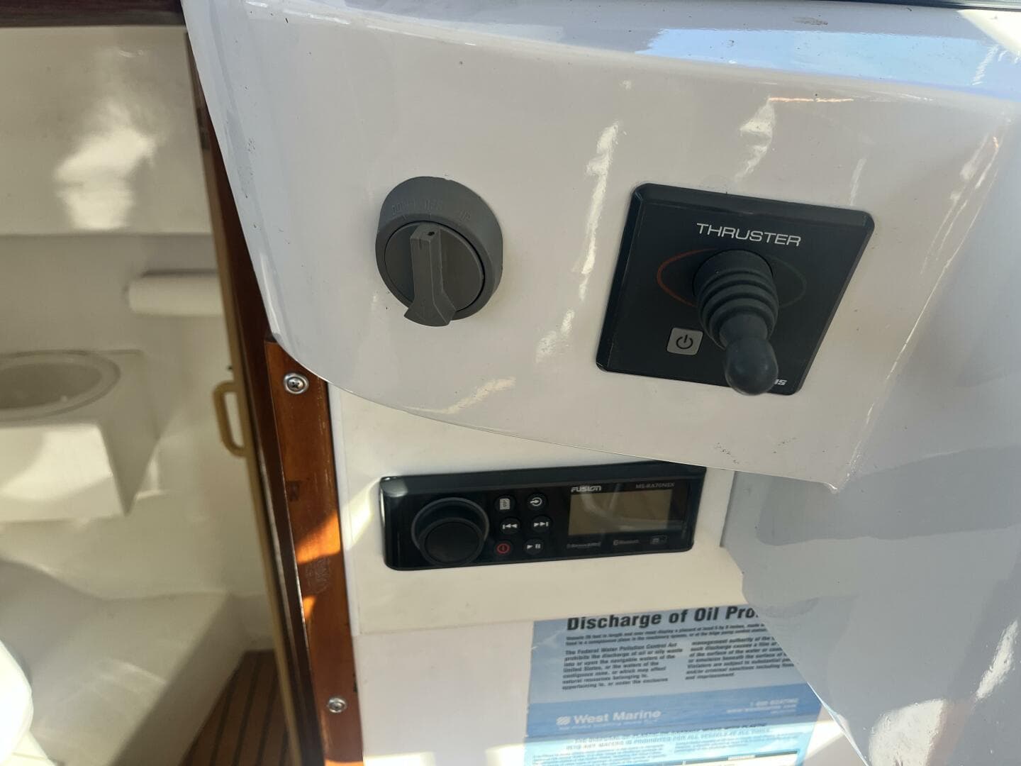 2008 Glenn Young 32 Skiff - Bow Thruster Control