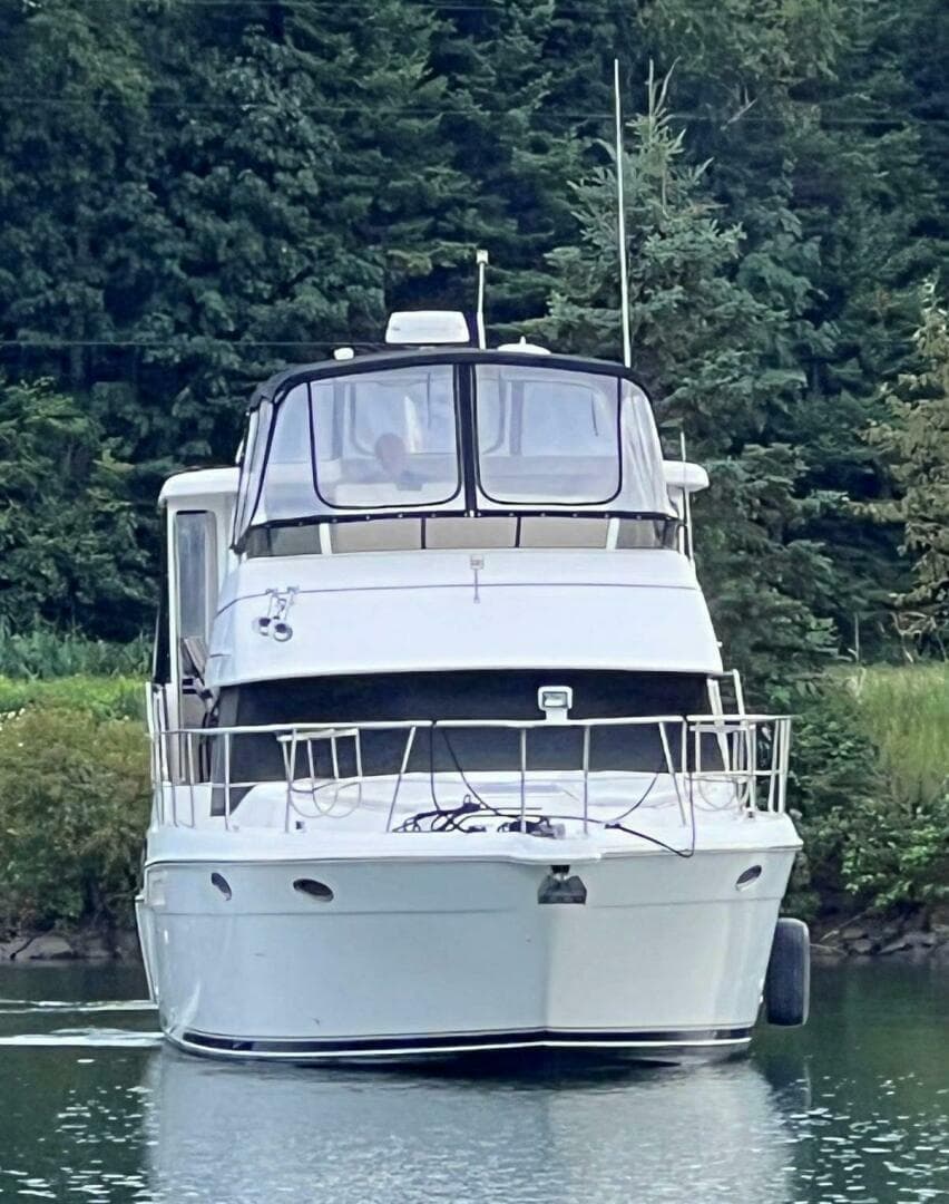 1998 Carver 355 Aft Cabin