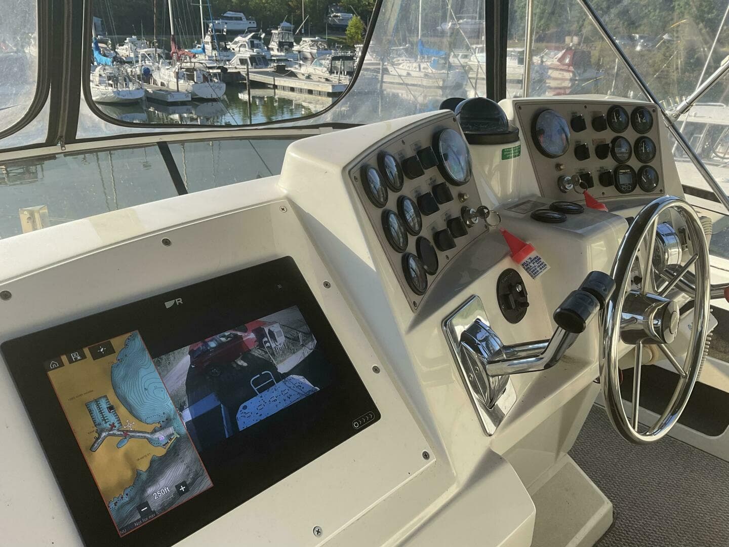 1998 Carver 355 Aft Cabin