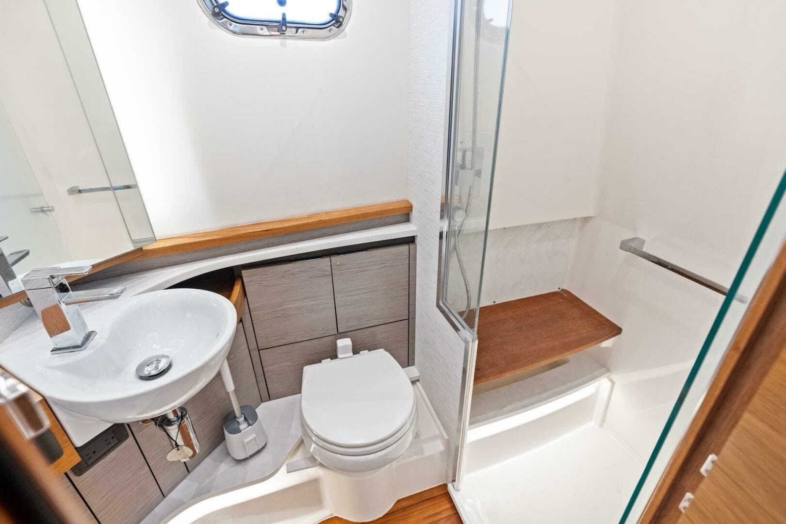 2023 Tiara Yachts 48 LS