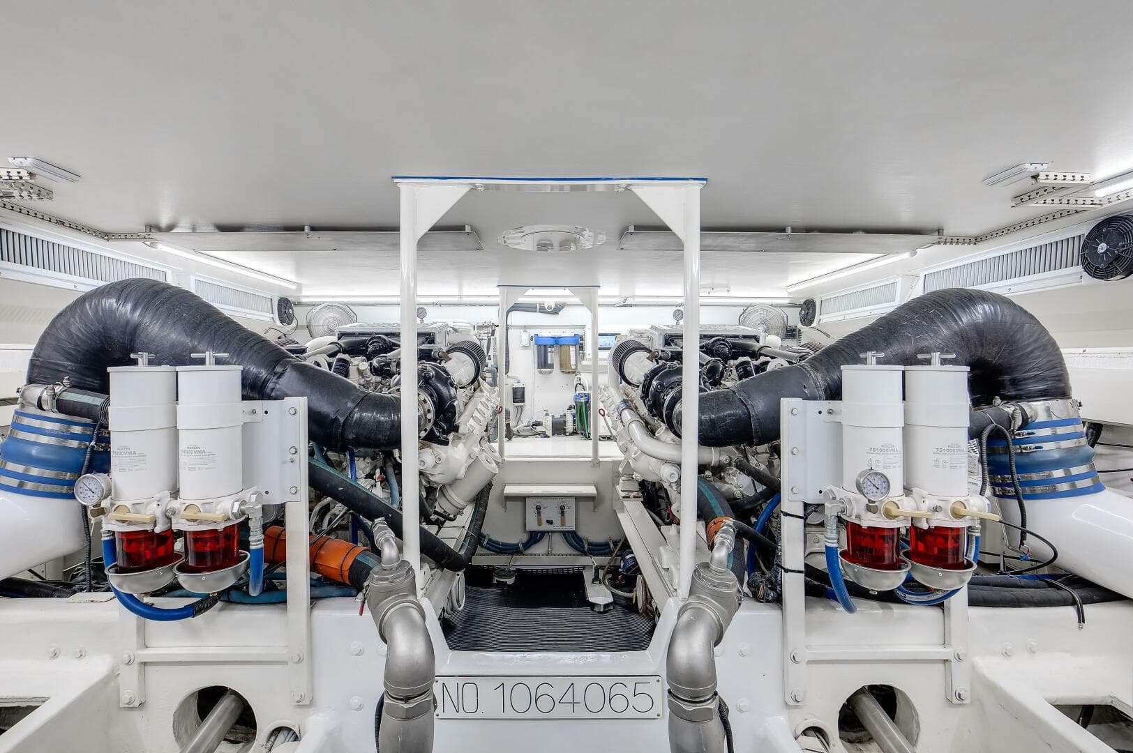 1998 Viking 58 Convertible