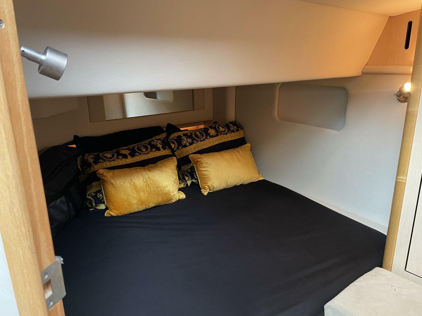 2004 Sea Ray 42 Sedan Bridge